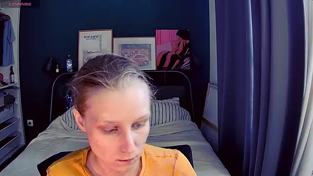 KatiKate online show from June 14, 2026, 2:51 pm