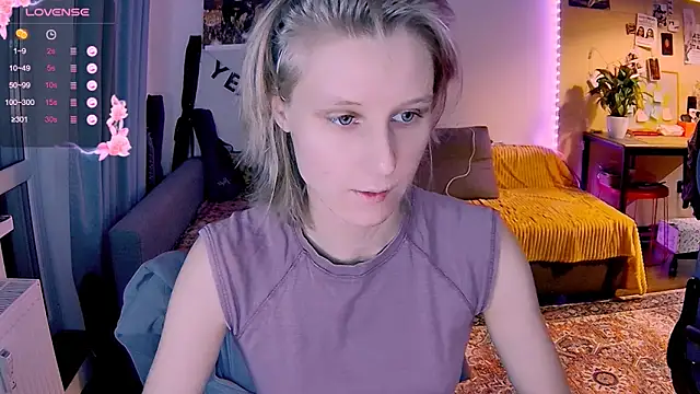 KatiKate online show from November 28, 2025, 4:07 pm