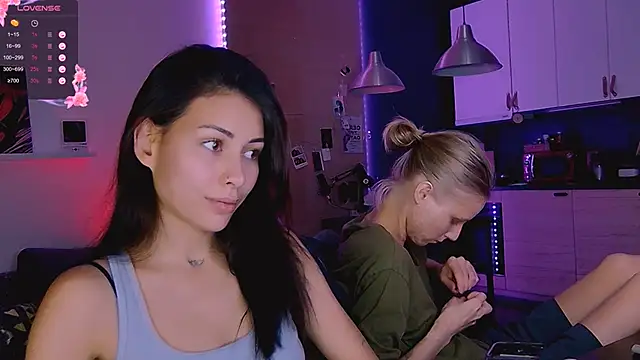 KatiKate online show from October 13, 2025, 5:14 pm