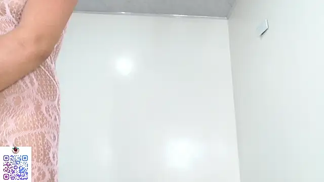 Itzel Fisting online show from November 4, 2025, 2:59 am