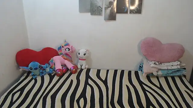 Snapshot of Pocahontas_Princess_ chatting on September 22, 2025, 1:39 pm Pocahontas Princess online show from September 22, 2025, 1:39 pm