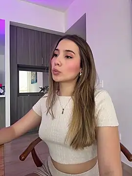 SophieRaily  online show from February 12, 2025, 9:01 pm