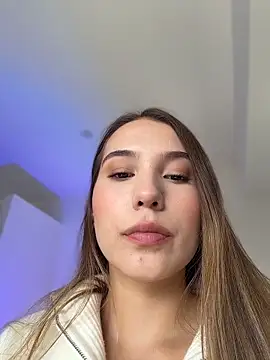 SophieRaily  online show from November 10, 2025, 6:02 pm