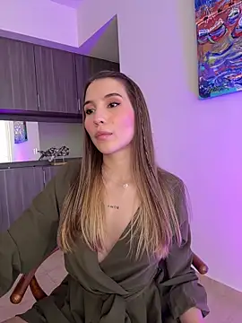 SophieRaily  online show from February 26, 2025, 9:42 pm