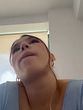 SophieRaily  online show from September 25, 2025, 8:04 pm