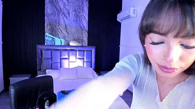 MiiaaMoonroee online show from November 13, 2025, 9:08 pm