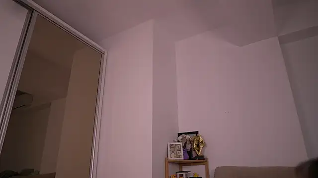 Mona Lisss online show from November 20, 2025, 12:39 pm