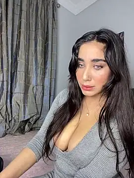 Snapshot of Meryem_Queen chatting on February 9, 2026, 7:39 am Meryem Queen online show from February 9, 2026, 7:39 am