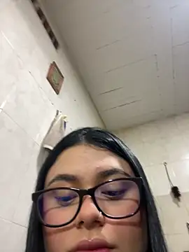 alissonfernandez  online show from October 4, 2025, 1:07 am