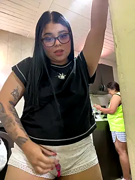 alissonfernandez  online show from September 20, 2025, 2:33 pm