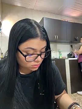 alissonfernandez  online show from September 26, 2025, 4:03 pm