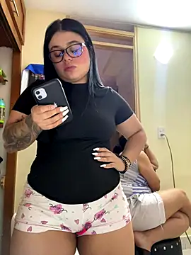 alissonfernandez  online show from December 4, 2025, 6:18 pm