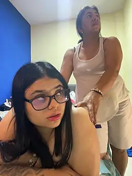 alissonfernandez  online show from October 12, 2025, 5:36 pm