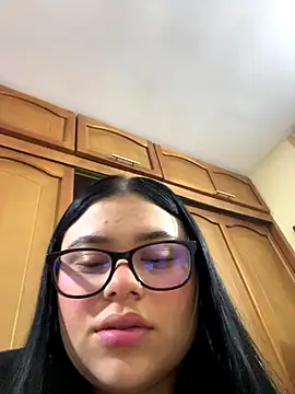 alissonfernandez  online show from November 2, 2025, 5:40 pm