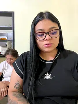 alissonfernandez  online show from September 10, 2025, 11:20 am