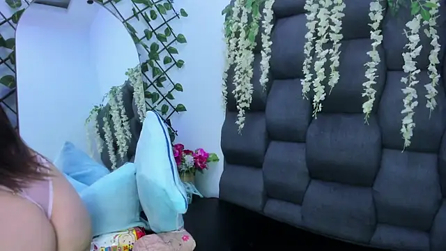 SophiaButt  online show from November 2, 2025, 2:49 am