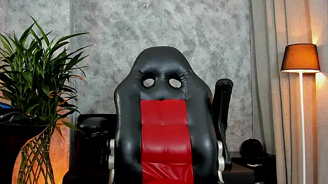 boyc022  online show from October 7, 2025, 11:22 am