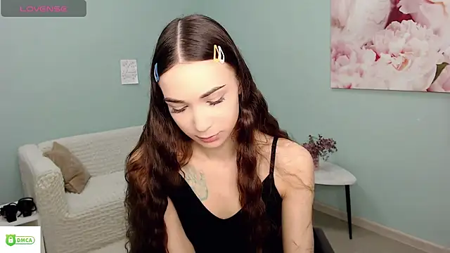 AmyJonas online show from April 3, 2026, 4:52 am