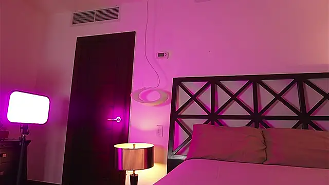 LunaMystyque online show from September 13, 2025, 8:20 pm