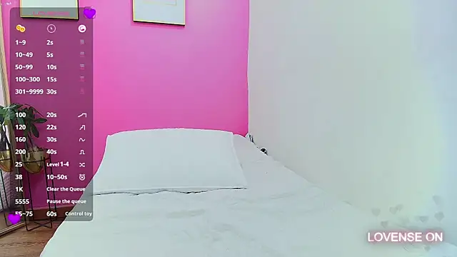 hornybarelylegalgirl online show from March 5, 2025, 3:29 pm