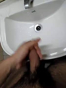 Snapshot of KeepCummingForYou73 chatting on February 4, 2026, 10:27 pm KeepCummingForYou73 online show from February 4, 2026, 10:27 pm