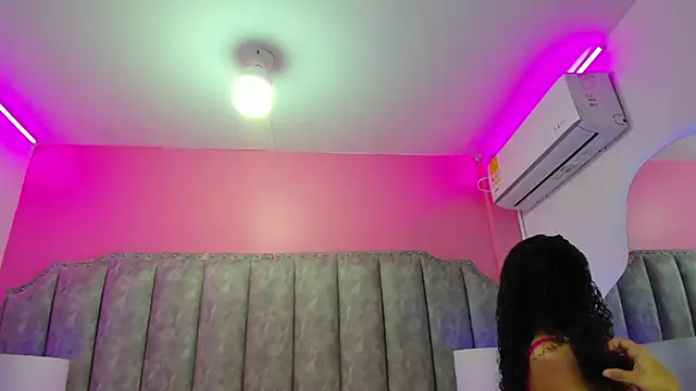 Snapshot of CoralHarmon chatting on February 5, 2025, 1:33 pm CoralHarmon online show from February 5, 2025, 1:33 pm