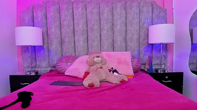 Snapshot of CoralHarmon chatting on February 22, 2025, 3:47 pm CoralHarmon online show from February 22, 2025, 3:47 pm