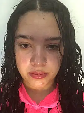 Snapshot of Julieta_333 chatting on March 21, 2025, 1:34 am Julieta 333 online show from March 21, 2025, 1:34 am