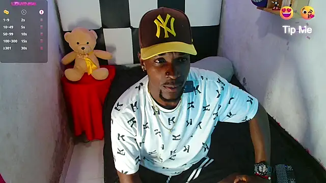 Aroonpapisex online show from April 4, 2026, 2:18 am