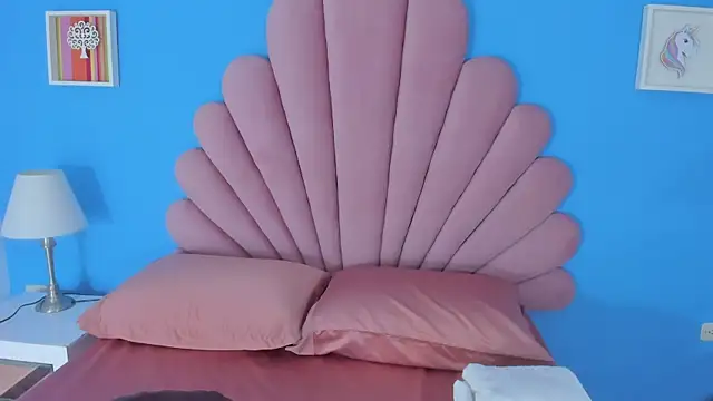 lana boomer online show from April 8, 2026, 12:39 pm