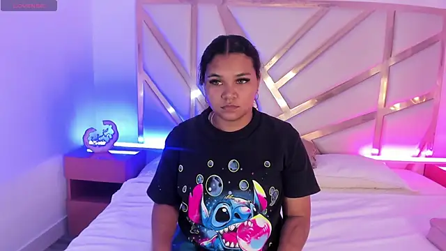 Carolina Evanss online show from October 17, 2025, 11:34 am