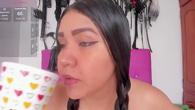 Venus Blackk online show from November 2, 2025, 7:30 pm