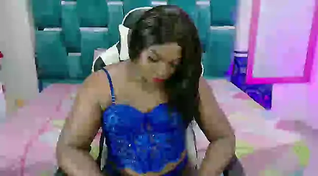 LuisaHottxx online show from February 20, 2025, 5:23 am