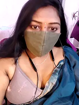 RomeoJuliet345 online show from June 14, 2026, 11:33 am
