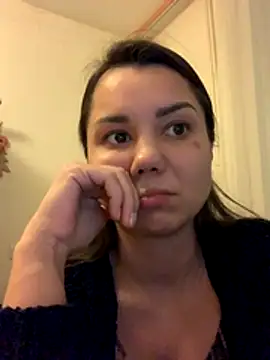 MiraMiss online show from November 5, 2025, 9:18 pm