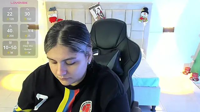 Sienna Jones online show from December 24, 2024, 2:54 pm