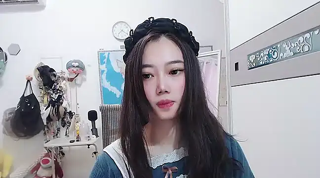Cherie-xinxin01 online show from December 4, 2024, 8:39 am
