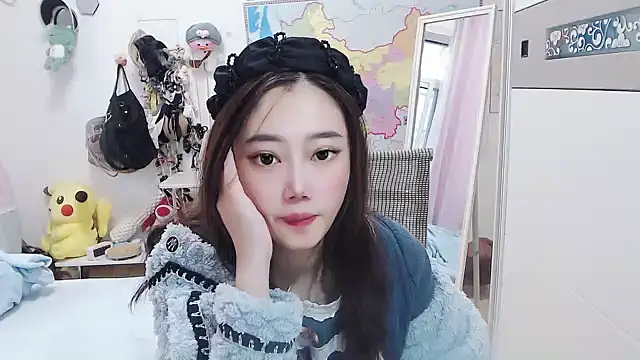 Cherie-xinxin01 online show from December 4, 2024, 5:32 am