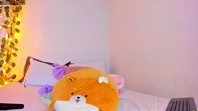 Snapshot of emillyhills chatting on February 18, 2025, 3:10 pm emillyhills online show from February 18, 2025, 3:10 pm