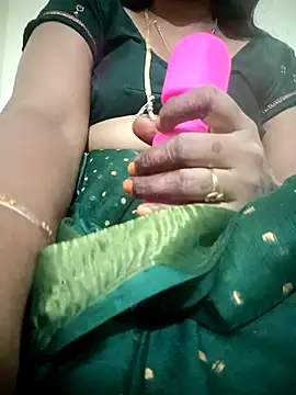 Snapshot of Telugu-mirchi chatting on October 30, 2025, 5:43 pm Telugu-mirchi online show from October 30, 2025, 5:43 pm