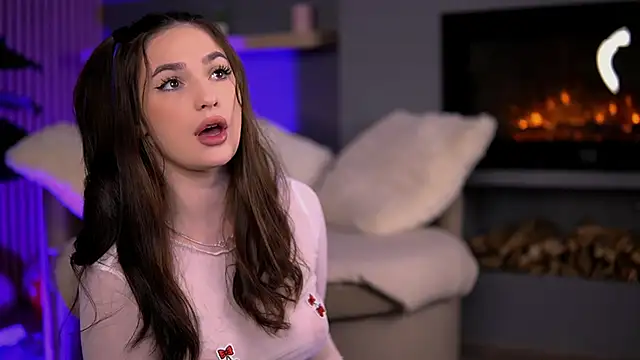 VixenAmour online show from March 2, 2025, 9:41 pm