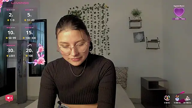 Noellesable online show from September 19, 2025, 5:17 pm