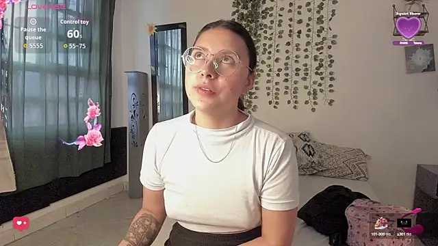 Noellesable online show from September 16, 2025, 5:25 pm