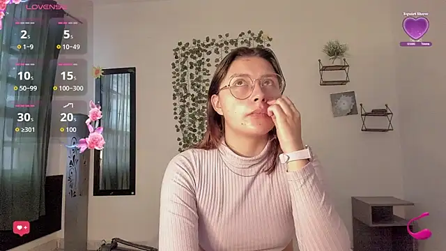 Noellesable online show from September 9, 2025, 5:22 pm