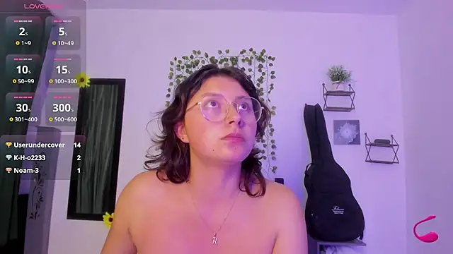 Noellesable online show from March 10, 2025, 10:24 pm