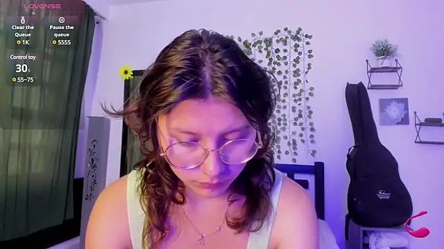 Noellesable online show from March 11, 2025, 5:24 pm