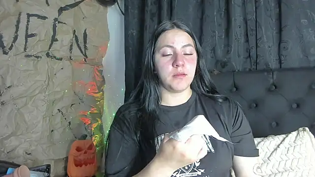 jenifer  power10 online show from October 29, 2025, 9:36 pm