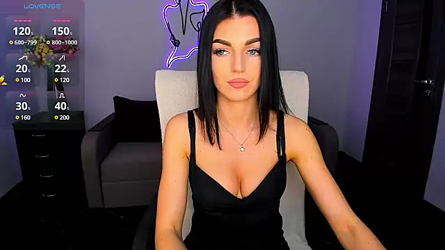 Angelina Clarks online show from March 19, 2025, 6:57 am