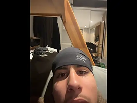 Snapshot of johnycash21 chatting on February 6, 2026, 10:44 am johnycash21 online show from February 6, 2026, 10:44 am