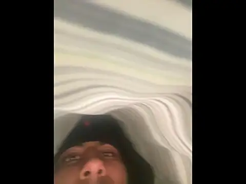 Snapshot of johnycash21 chatting on February 22, 2026, 4:15 am johnycash21 online show from February 22, 2026, 4:15 am